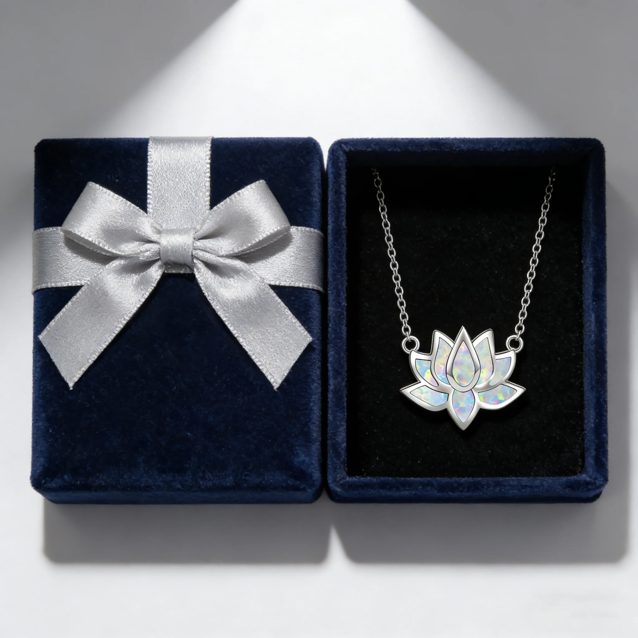 Zierliche Halskette mit Lotusblüten-Anhänger, Liebesherz-Design mit weißem Opal und silberfarbener Kette, Valentinstags-Geburtstagsgeschenk für Frauen – Detail 13