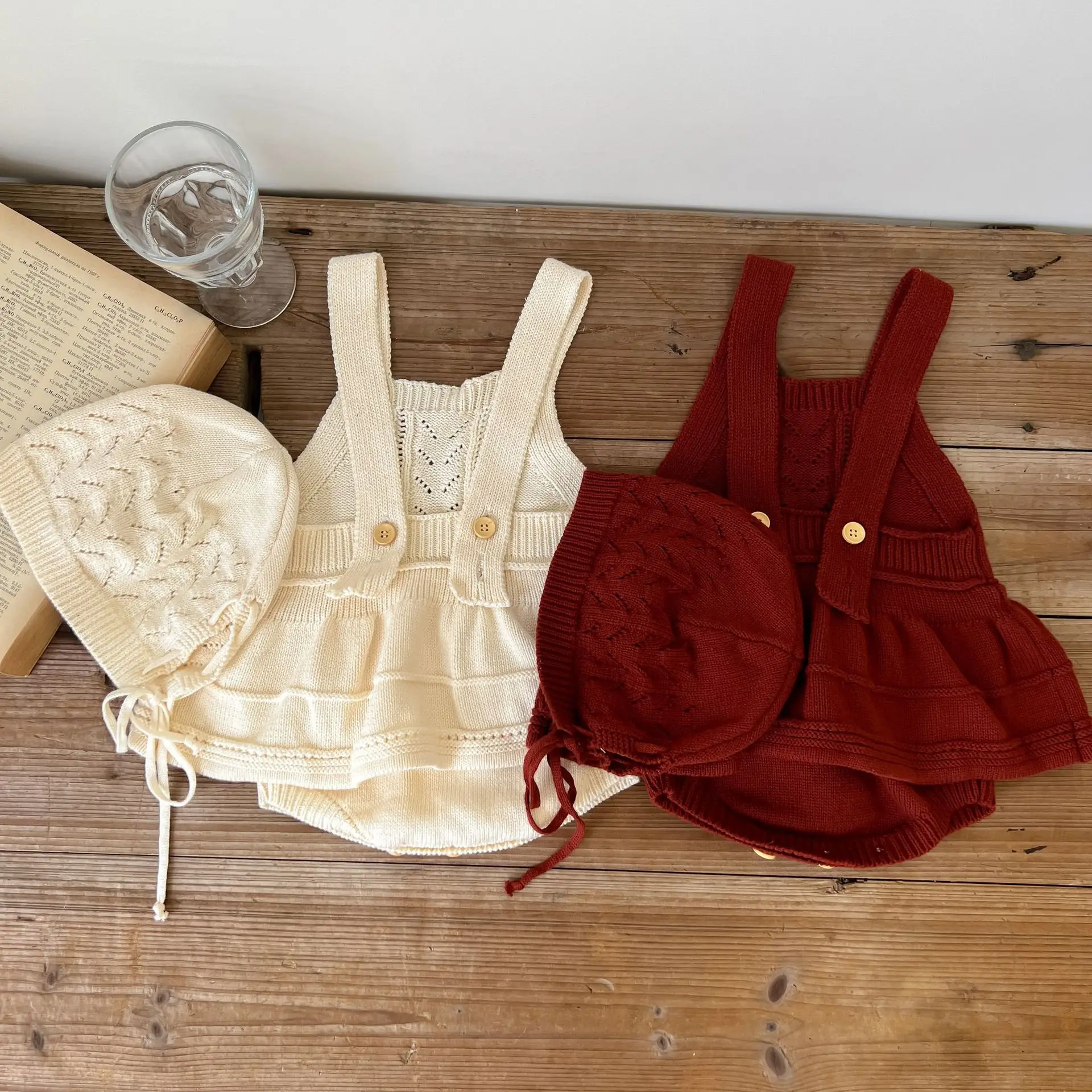 

Autumn Baby Girls Jumpsuit Infant Sweater Straps Romper Dress Girl All-match Cotton Soft Keep Warm Sweater Bodysuit With Cap