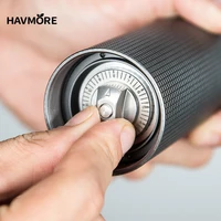 ⁦مطحنة قهوة يدوية احترافية معدنية بالكامل – تصميم مانع للانزلاق ومحمولة.⁩ - الصورة ⁦5⁩
