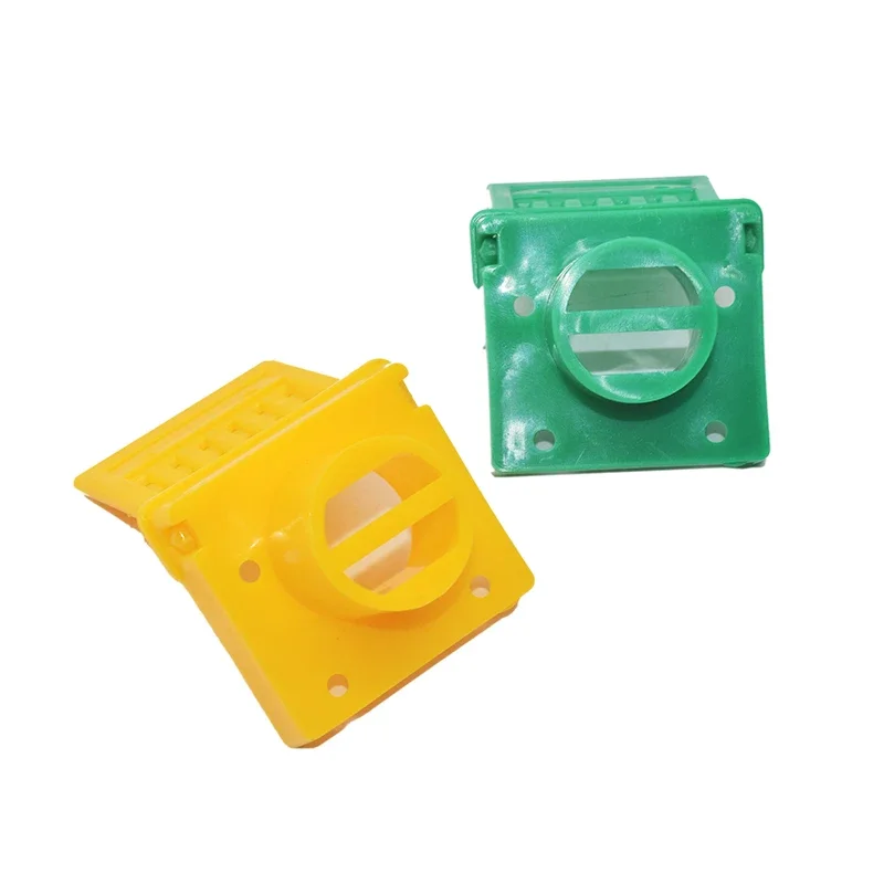 Langstroth Dadant Beehive Entrance Plastic Bee Box Entrance Reducer Gate Control Bees In and Out Beekeeping Tool