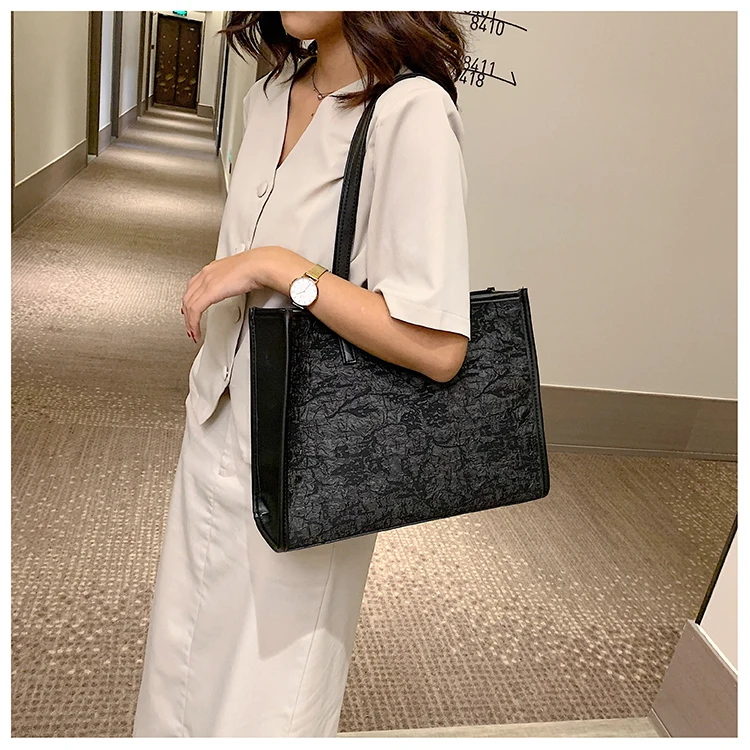 wristlet wallet Black Shoulder Bag Women 2022 New Trendy French Niche Texture Single Shoulder Underarm Bag Foreign Style Portable Tote Bag Women's Bags luxury