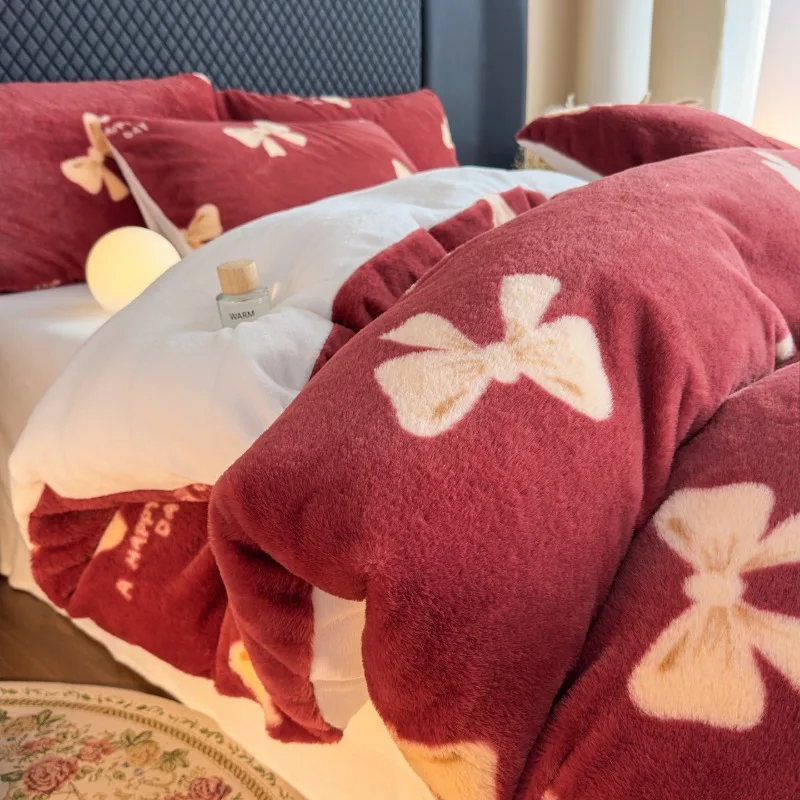 2025 new simple and cute polka dot milk fleece bed four-piece set autumn and winter thickened warm bedding four-piece set 6