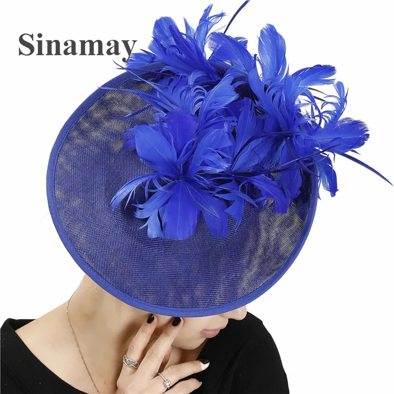 

Новая модная Коктейльная шляпа для женщин, Вуалетка Кентукки Sinamay, гоночный сезон, свадебная церковная шляпа с перьями, цветочный головной убор