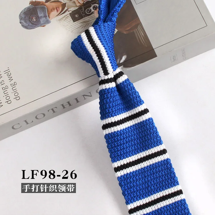 Narrow Striped Knitted Necktie for Men - Retro Korean Style Casual Cravat Accessory