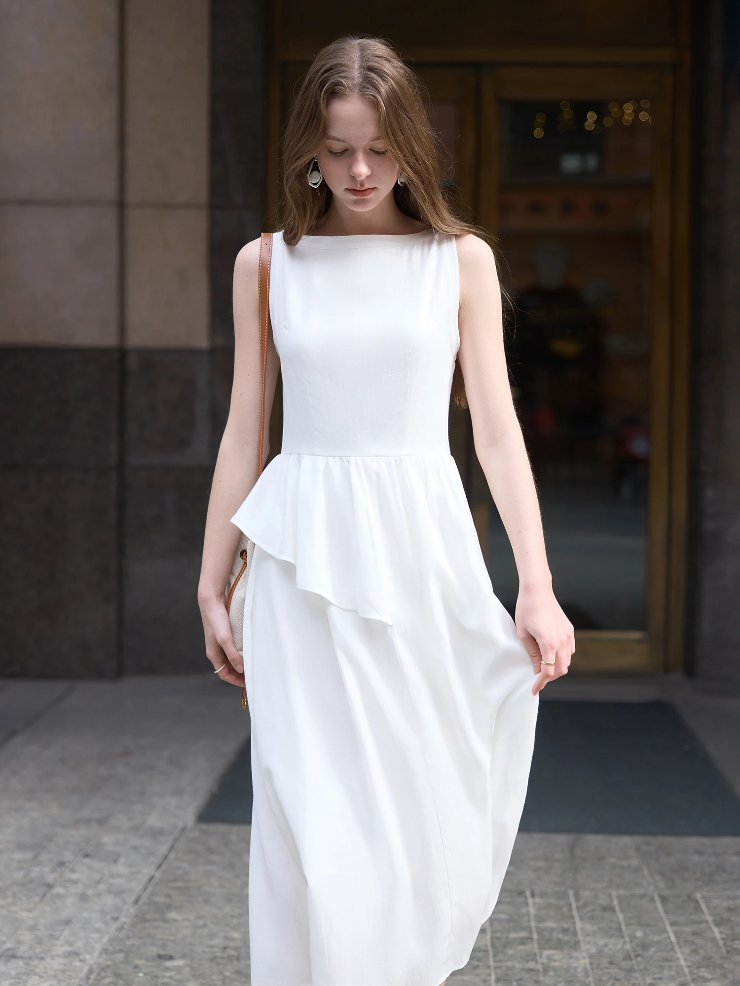 FSLE Women Corduroy Long Skirts Zipper Waist Asymmetric Design Winter Beige Female A-LINE Skirt With Lining 24FS14672