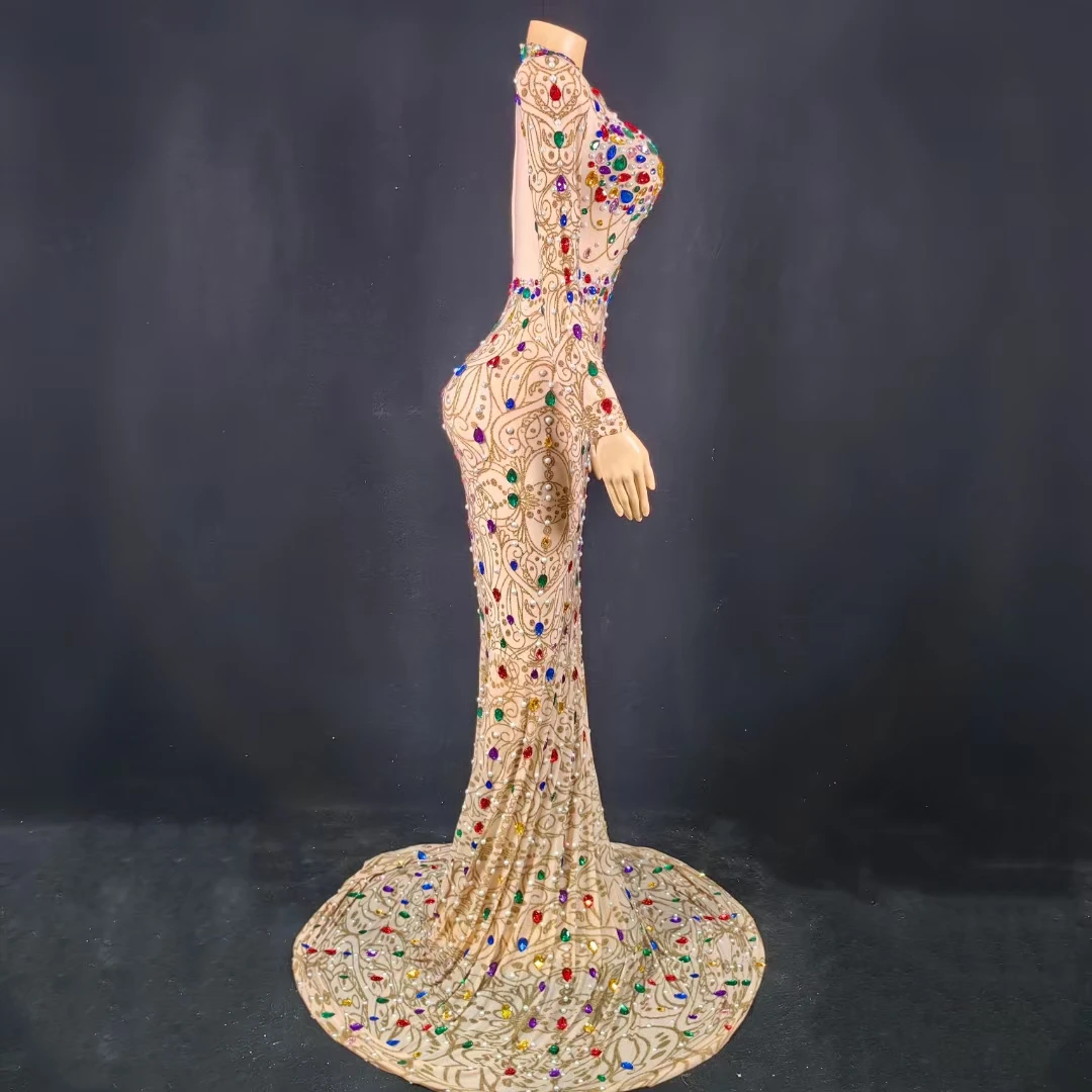 Рисунок 3 - Разноцветные бриллиантовые прозрачные длинные платья