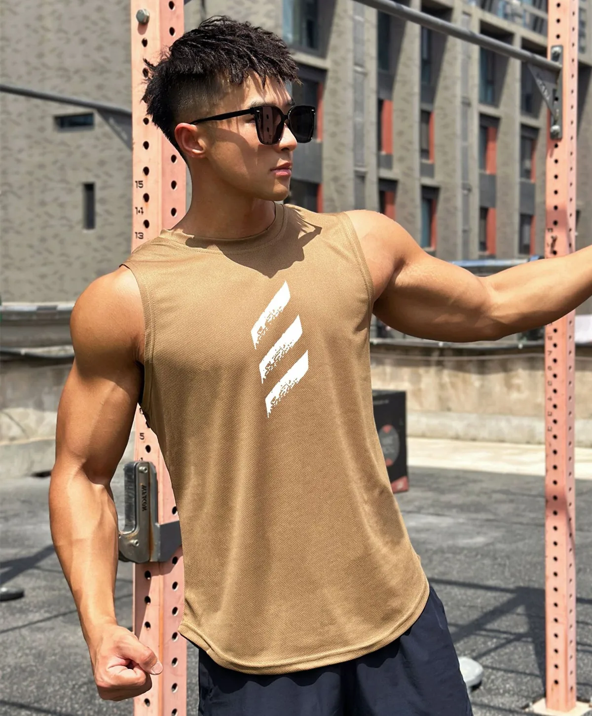 Summer New Trend Quick Dry Bodybuilding Tank Top Men  Fitness Sleeveless Shirt Male Casual Singlet Vest Summer Training Clothing