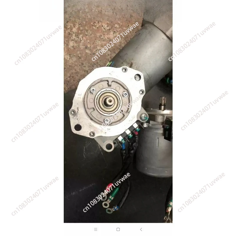 Gros plan sur le rotor interne du moteur sans balais 12V/24V 800W, conçu pour applications RC