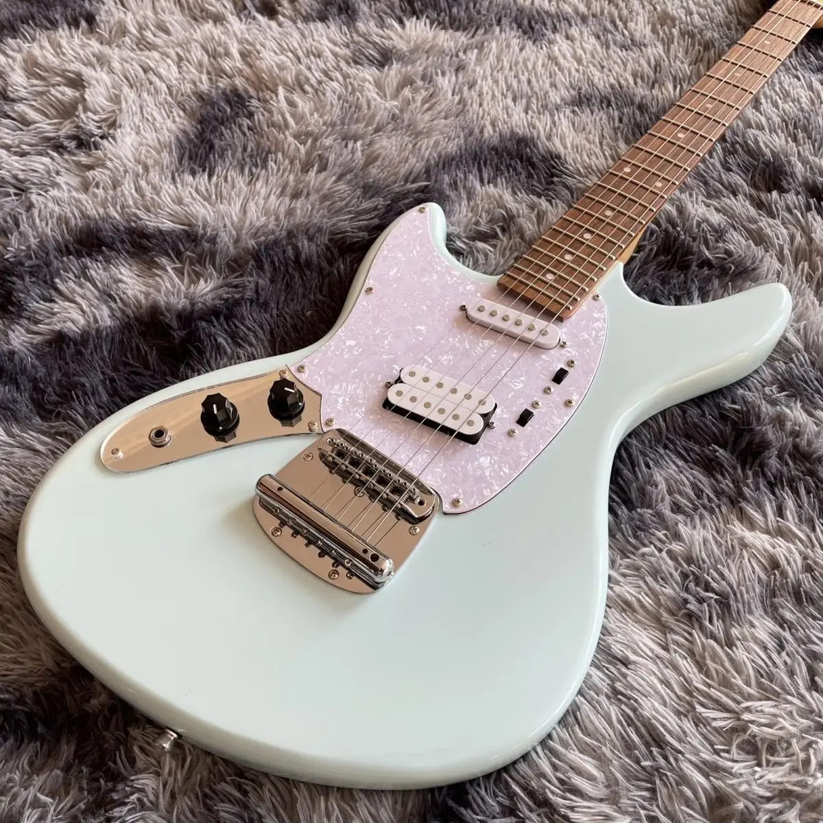 

Горячая Распродажа Заводская индивидуальная левосторонняя синяя фотоэлектрическая гитара