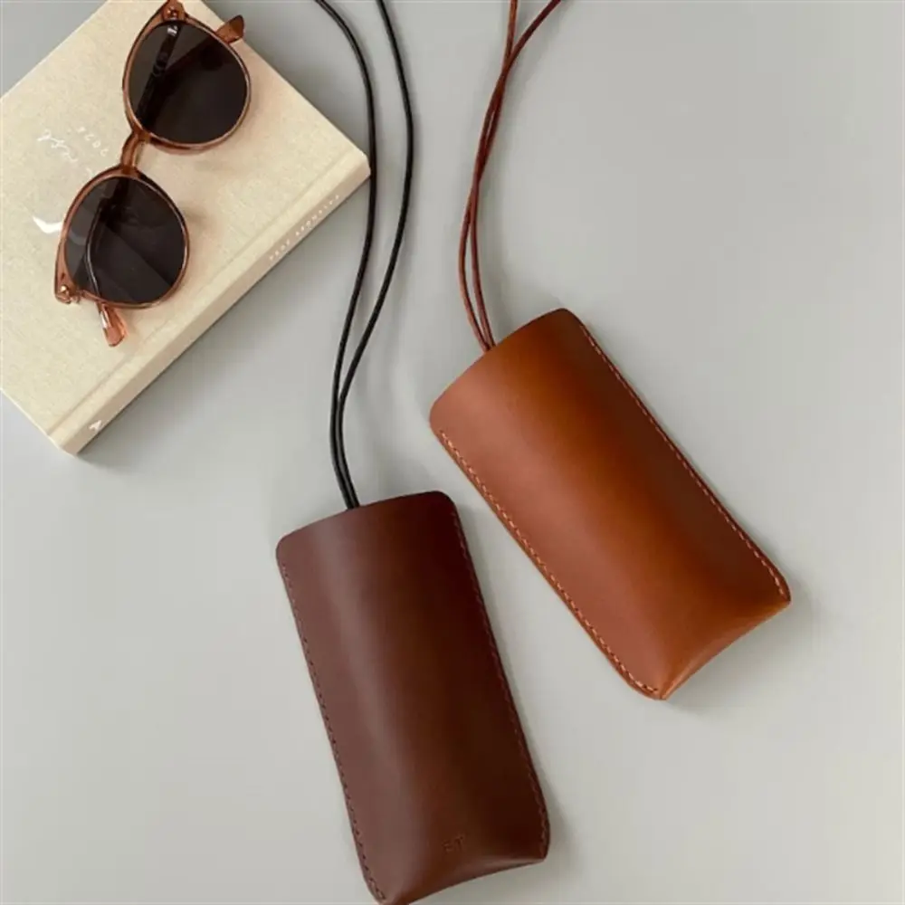 Sonnenbrillen-Aufbewahrungstasche aus PU-Leder mit Umhängeband, multifunktionale Sonnenbrillentasche, verstellbare Seilkette, hängende Sonnenbrille – Detail 3