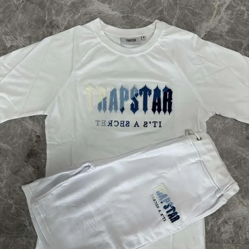 Trapstar Black Short Sleeve T Shirt and Shorts Letter Embroideryshort T