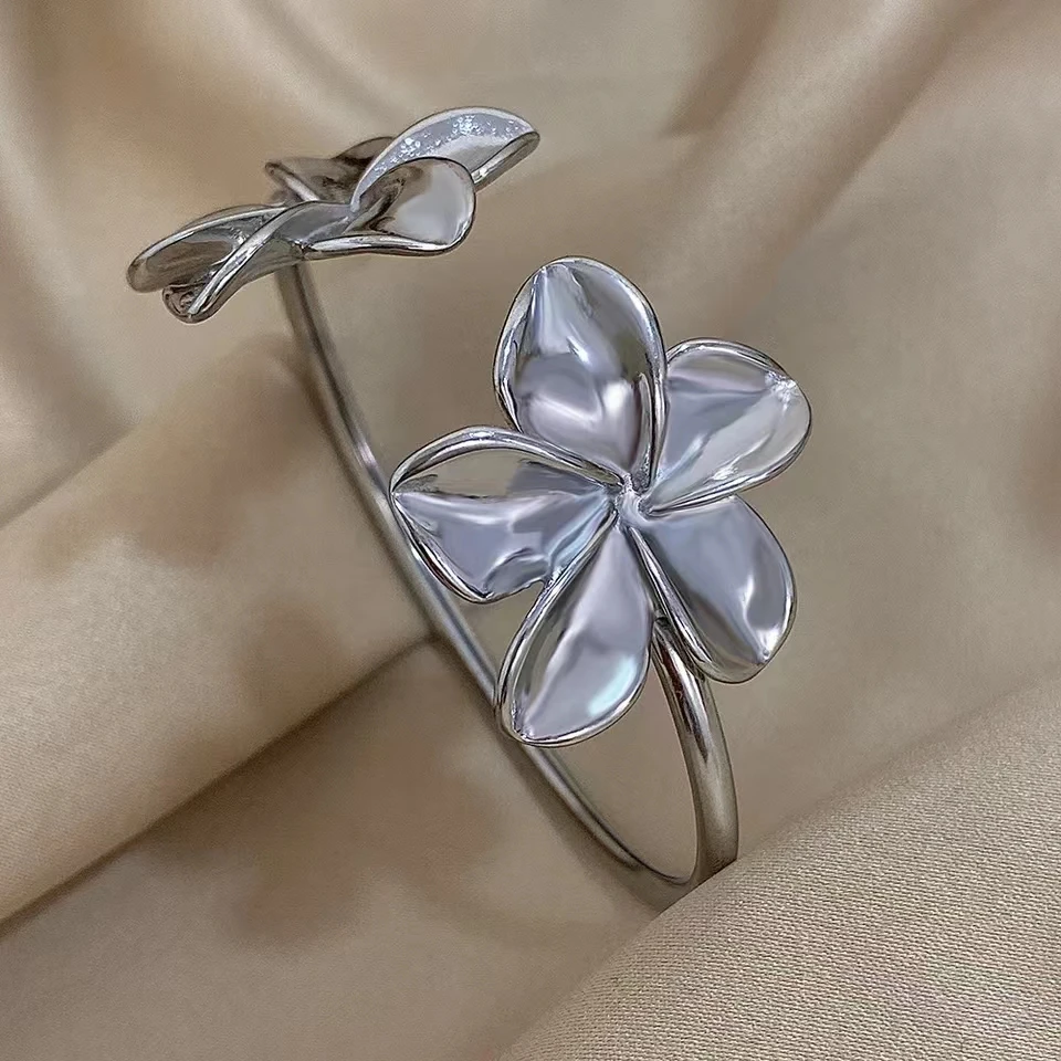 Stylish Double Big Flower Cuff Bracelet Fashion Creative Gold/Silver Color Metal Floral Bangle For Women Personality Simple Dail bangle bracelet