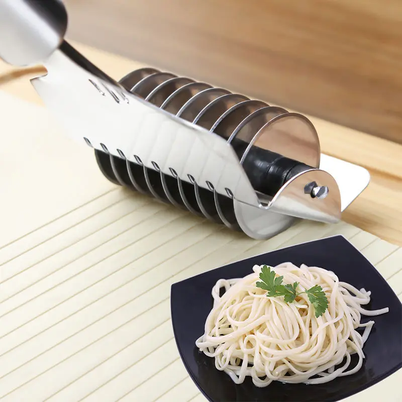 Noodle Cutter Household Manual Stainless Steel Noodle Cutter Machine Instant Dough Garlic Ginger Roller Cut Knife Makers Kitchen Pasta Tools
