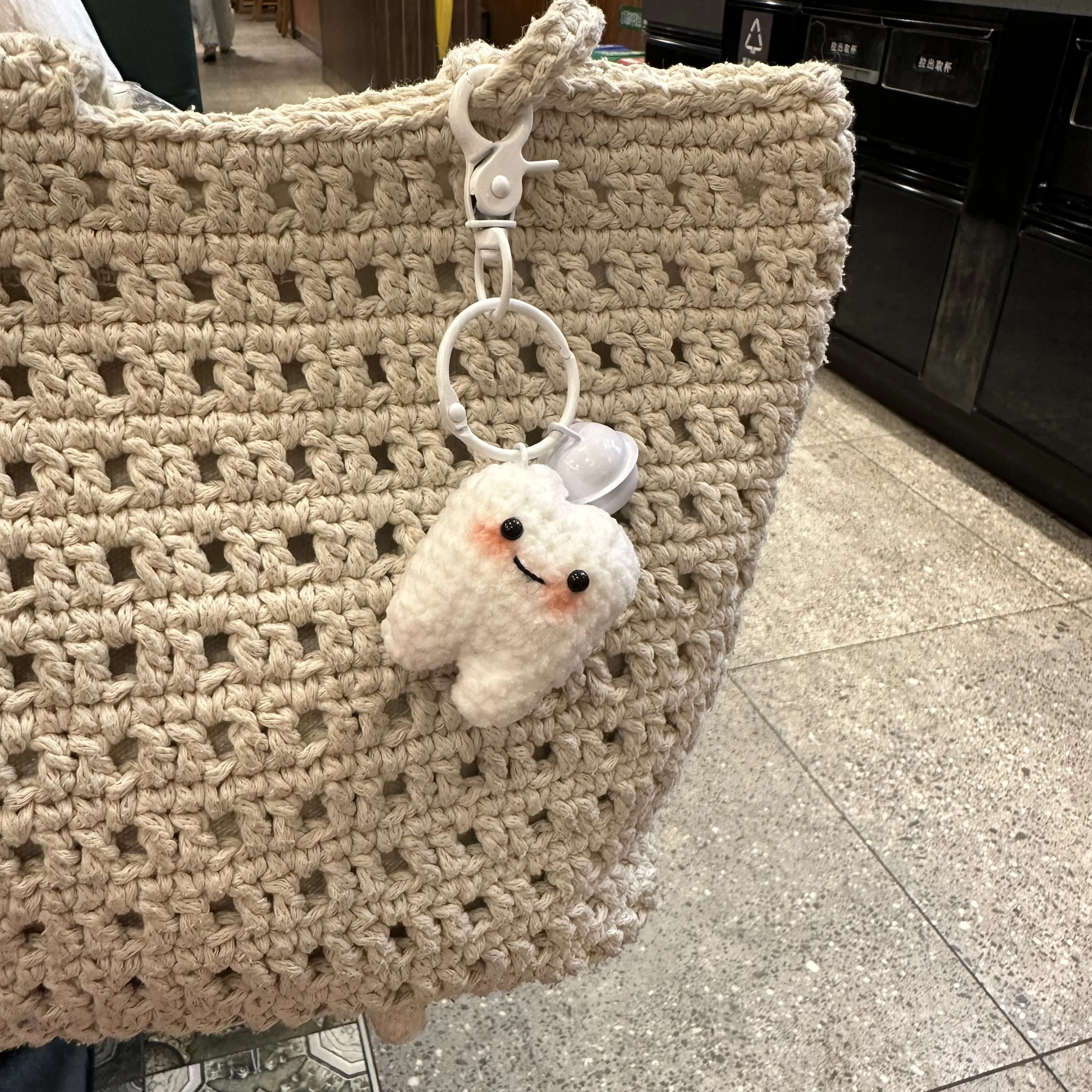 Smiling Tooth Crochet Keychain – 4cm Handmade Charm
