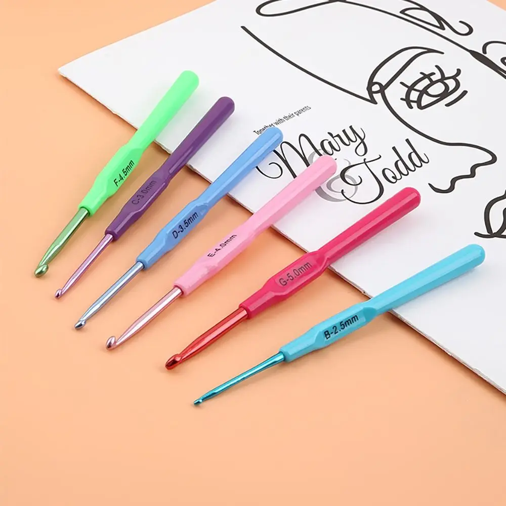 1pc Crochet Hook Knitting Needles Colorful Plastic Handle Aluminum Crochet Hooks Template Knit Needles Weave DIY Crafts