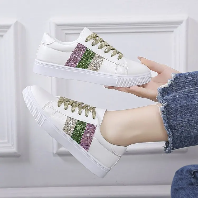 

Женские Прогулочные кроссовки 2022, Спортивная модная дышащая Всесезонная теннисная обувь из микрофибры для девушек, маленькая белая обувь на плоской вулканизированной подошве