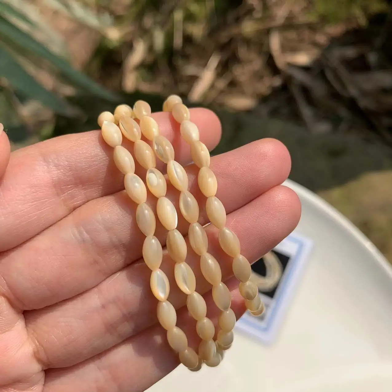 6MM Natural shell bracelet Shell Bead Bracelet 108 beads Strand Bracelets Women Fashion necklace