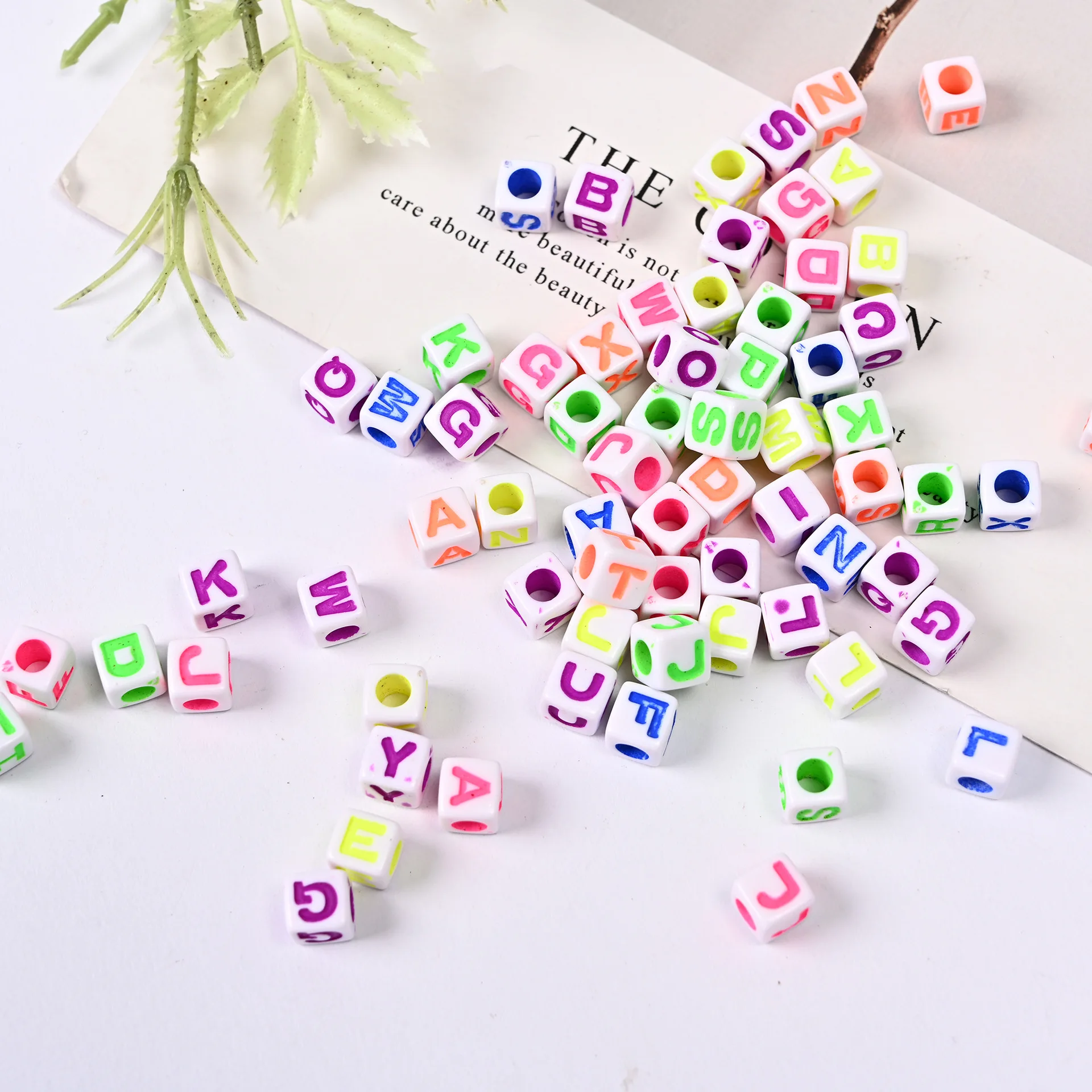 Colorful Letter Beads 6mm 2600pcs Mix A-Z Cubic Acrylic Beads White Alphabet Bead With Hole For DIY Necklace LKids Square Beads
