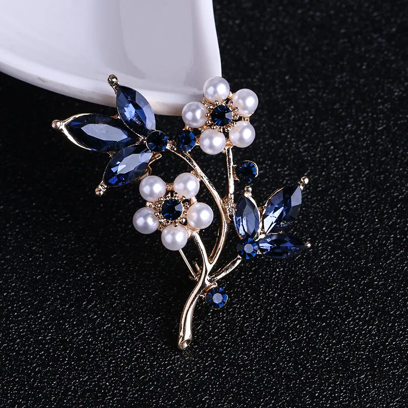  Brooches for Women, Fashion Rhinestone with Crystal Jewelry Women's  Brooches & Pins Christmas Gift: Clothing, Shoes & Jewelry