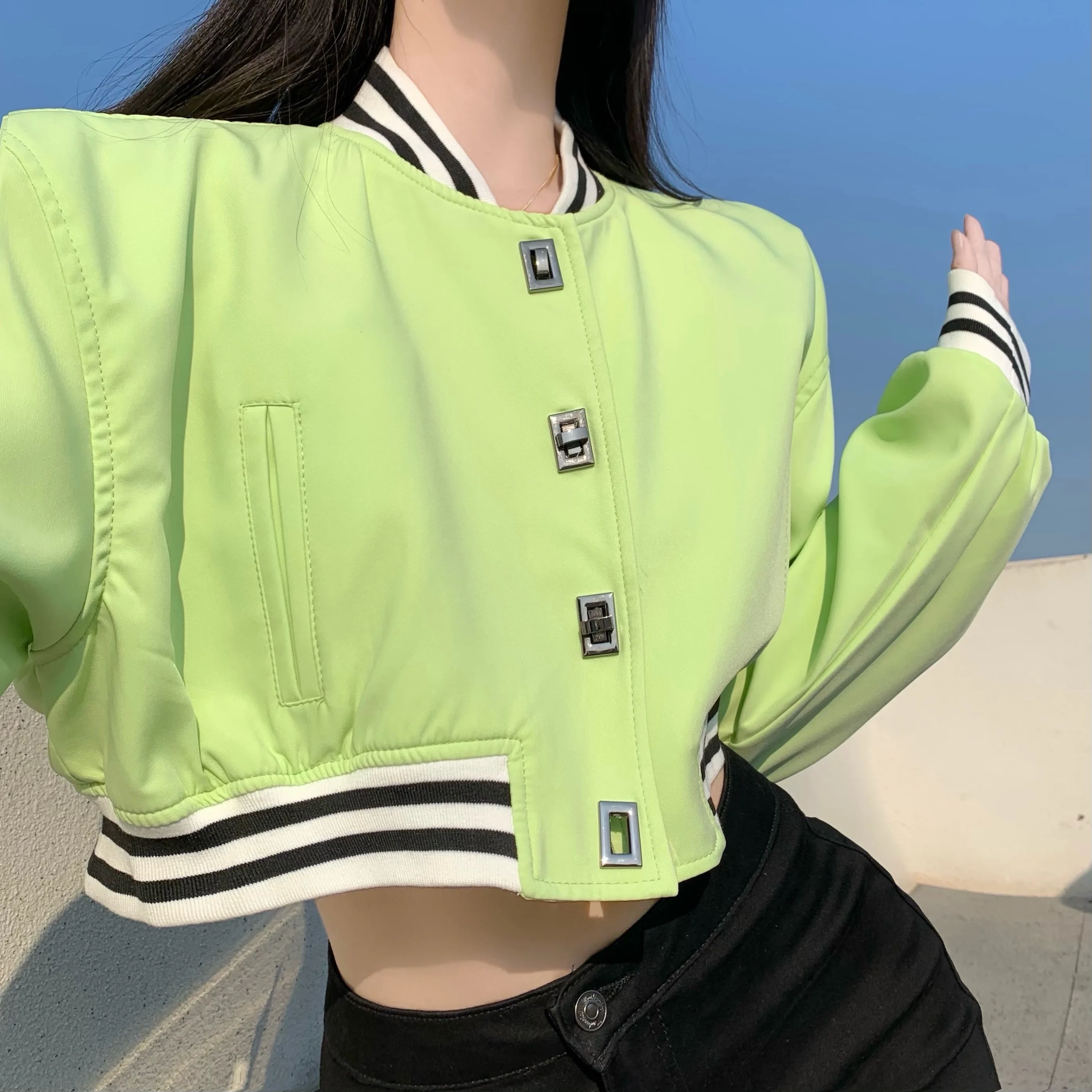 Spring Autumn Long Sleeve Streetwear Crop Jacket For Women Chic Female Baseball Outwear Lady Casual Sporty Short Jacket Top women sunscreen bomber jacket casual lady cardigan baseball uniform new style youth simple easy matching spring autumn ins tops