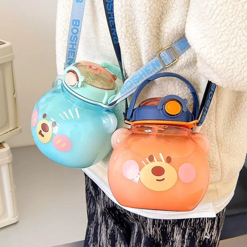 

Kawaii Round Bear Plastic Water Bottle With Straw Portable Strap Gift for Girl Kids Outdoor Large Capacity Milk Bubble Bottles