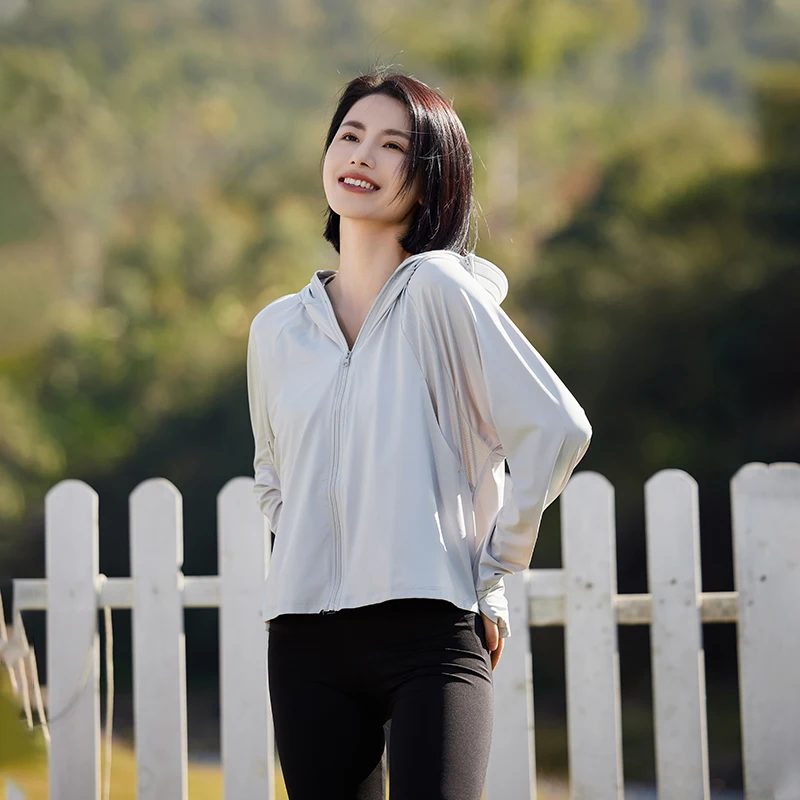 Summer Sunscreen Jacket 2024 New Ice Feeling Half Finger Sleeve Design UV Resistant Skin Clothing Women's Shawl Windbreaker
