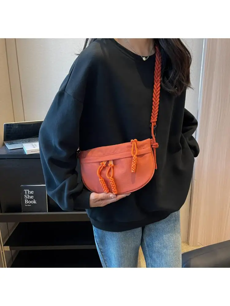 

Crossbody Bag Women's Japanese Ins Canvas Bag 2023 New Fashion Korean Version Western Underarm Bag Popular One Shoulder Small Ba