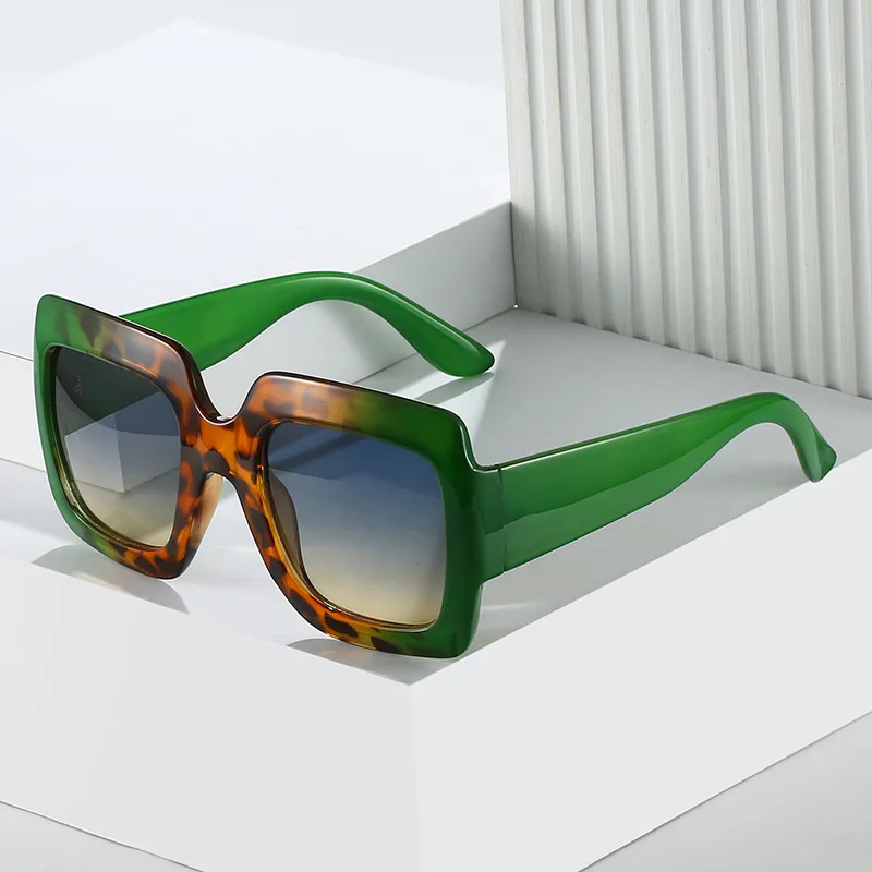 

2023 Minimalist Box Sunglasses, European and American Fashion Trend Glasses