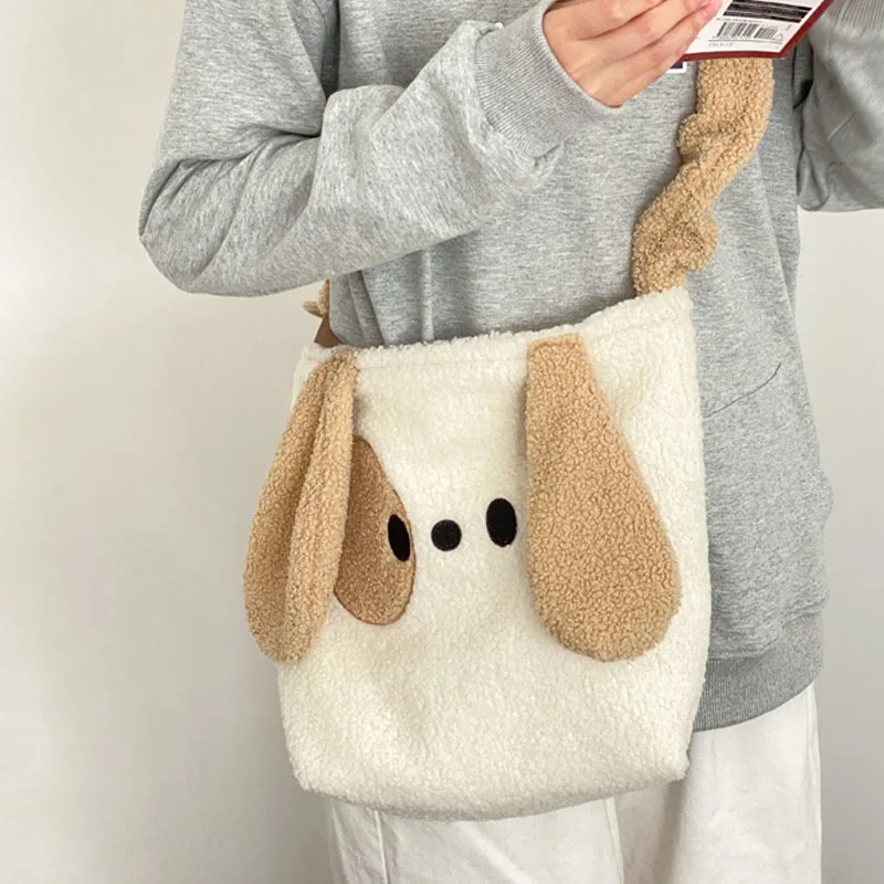 

Новая осенне-зимняя сумка через плечо Sanrio Ins, регулируемая плюшевая сумка-мессенджер из мультфильма Pachacco, Женская вместительная школьная су...