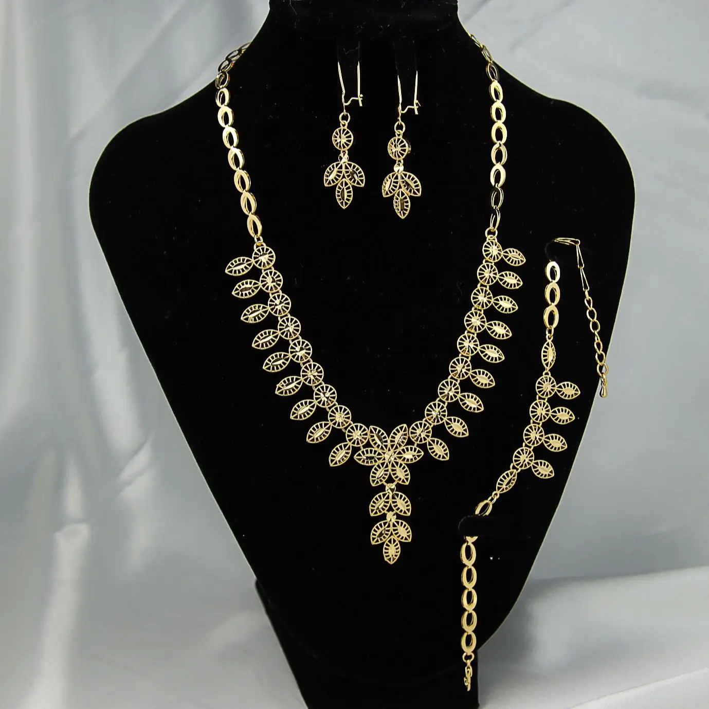 

Ethiopian Africa Bride Chain Jewelry Sets 24k Gold Plated Middle East Dubai Full Jewelrys Luxury Wedding Party Accessories