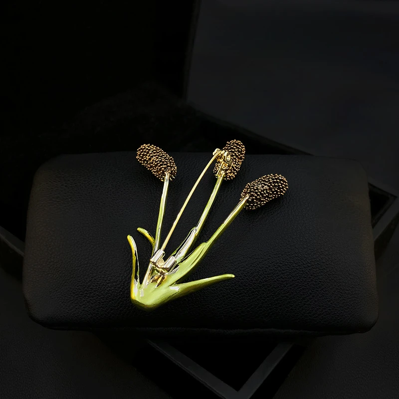 1212 High-Grade Enamel Flower Grass Brooch Fashion Sweater Suit Accessories Women's Luxury Clothes Neckline Pin Jewelry Gifts