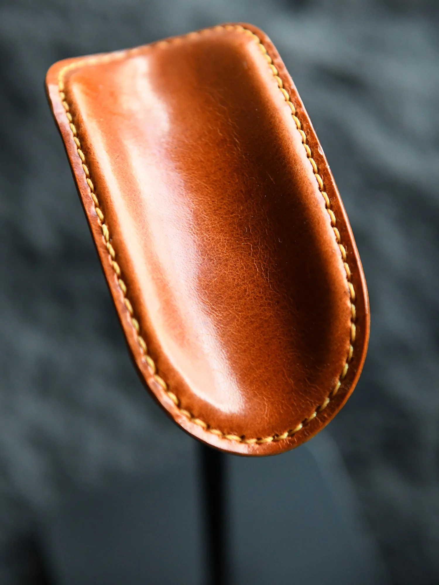 Univeral Curved Headphones Stand Real Cow Leather+Metal Gaming Headset Holder Genuine Leather Earphones Bracket with Solid Base