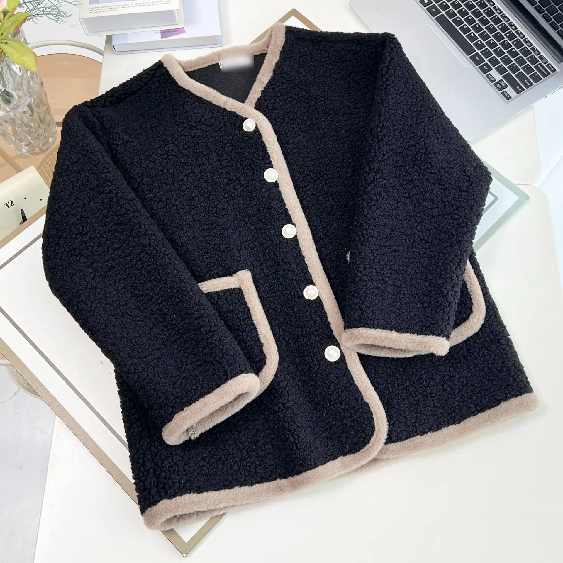 XXXXL Fashion Plus Size Women's Fleece Coat Winter Thickened V-neck Jacket With Chic Style Design Warm Cardigan Outerwear 8598