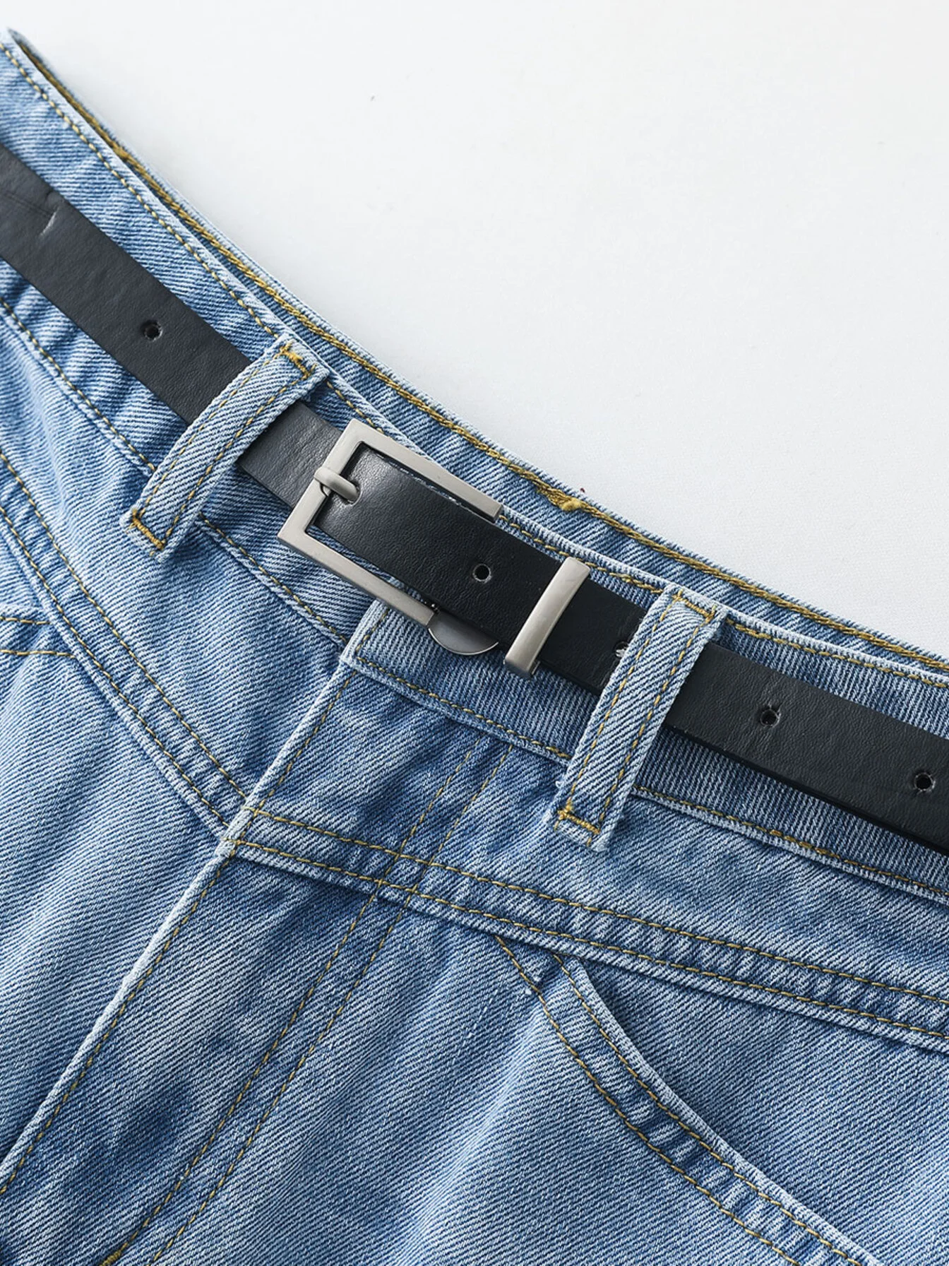 2024 summer new women's simple versatile belt denim shorts retro A-shaped silhouette denim five-minute trousers