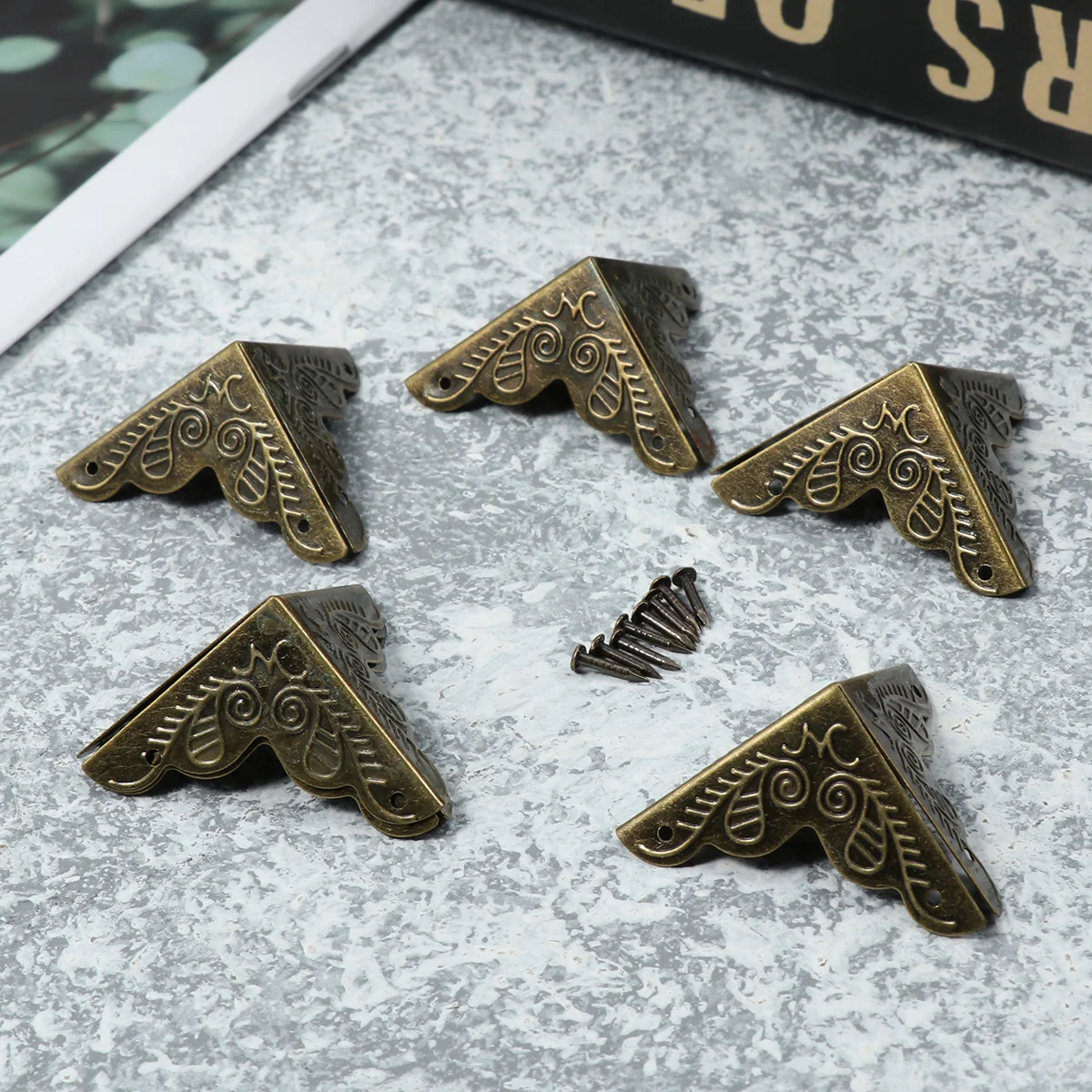 

30pcs 25mm Style Alloy Furniture Decorative Bumper Protector Pads Desk Covers (Bronze)