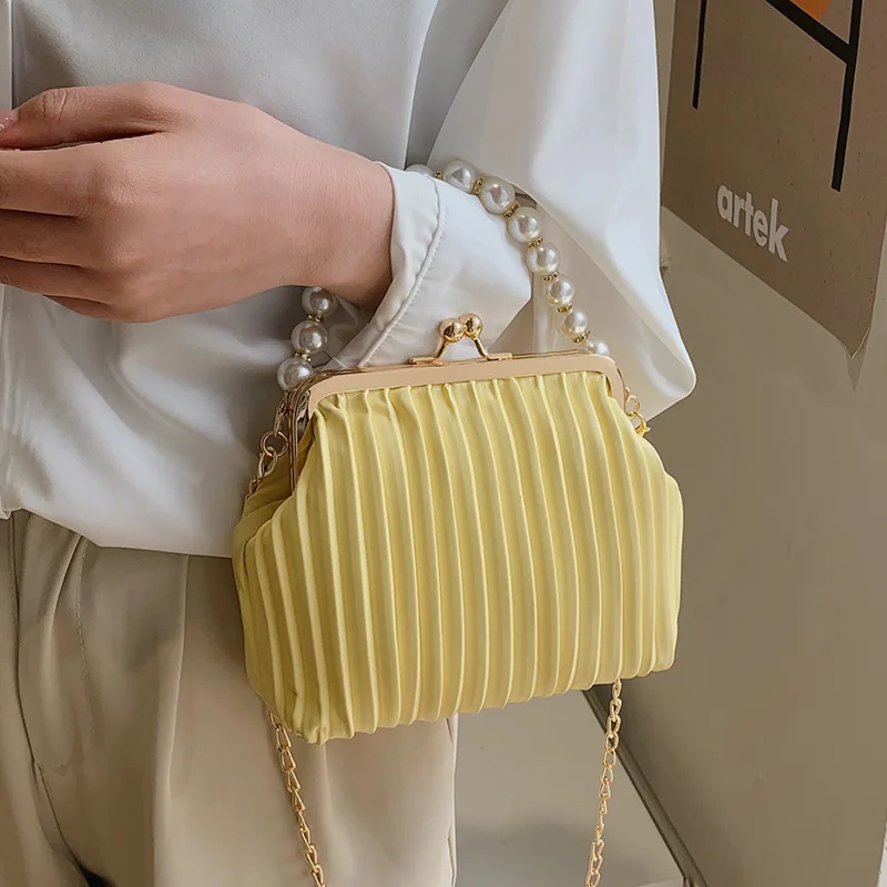 Simple Pure Color Pearl Girls Shoulder Bag Fashion Chain Pleated Girls Crossbody Hundred Ladies Shell Handbag Metal Decoration P