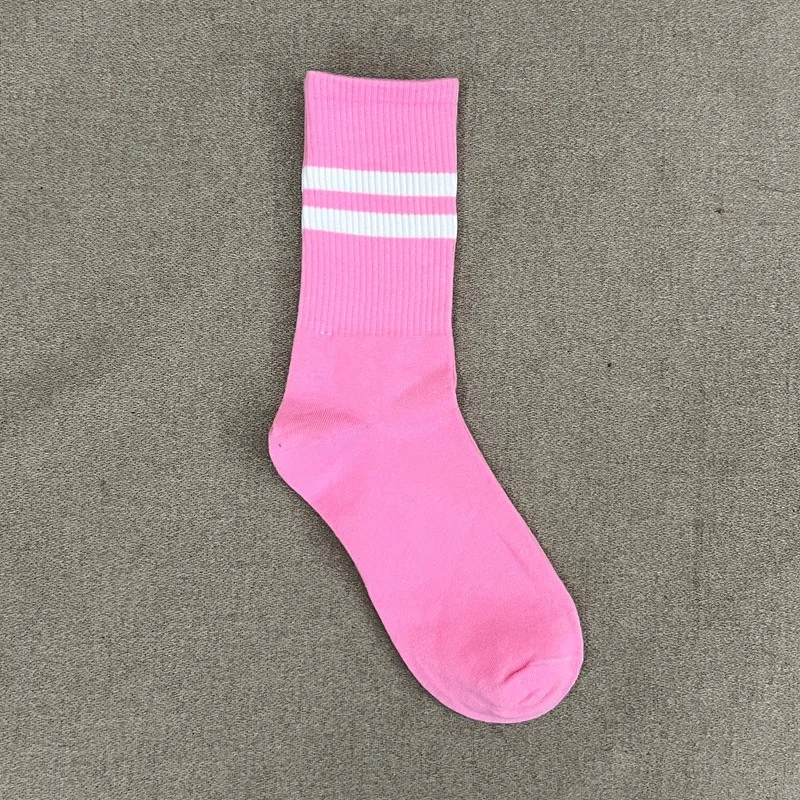Neue Coole Frauen Herbst Winter Kurze Baumwolle Socken Sport Weibliche Dame Bunte Gestreifte Nette Schwarz Weiß Grundlegende Socken Für Frauen – Detail 6