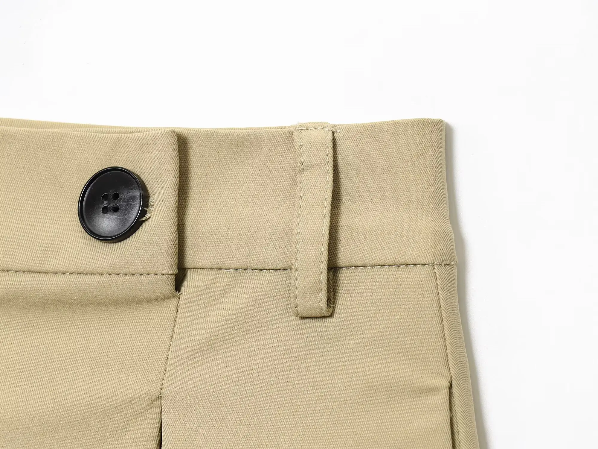 KONDALA Trendy High Street Trenchcoat Shorts Set Damen Pendler Gürtel Trenchcoat, Falten Shorts 2026 Frühling Casual Urlaub Set – Detail 18