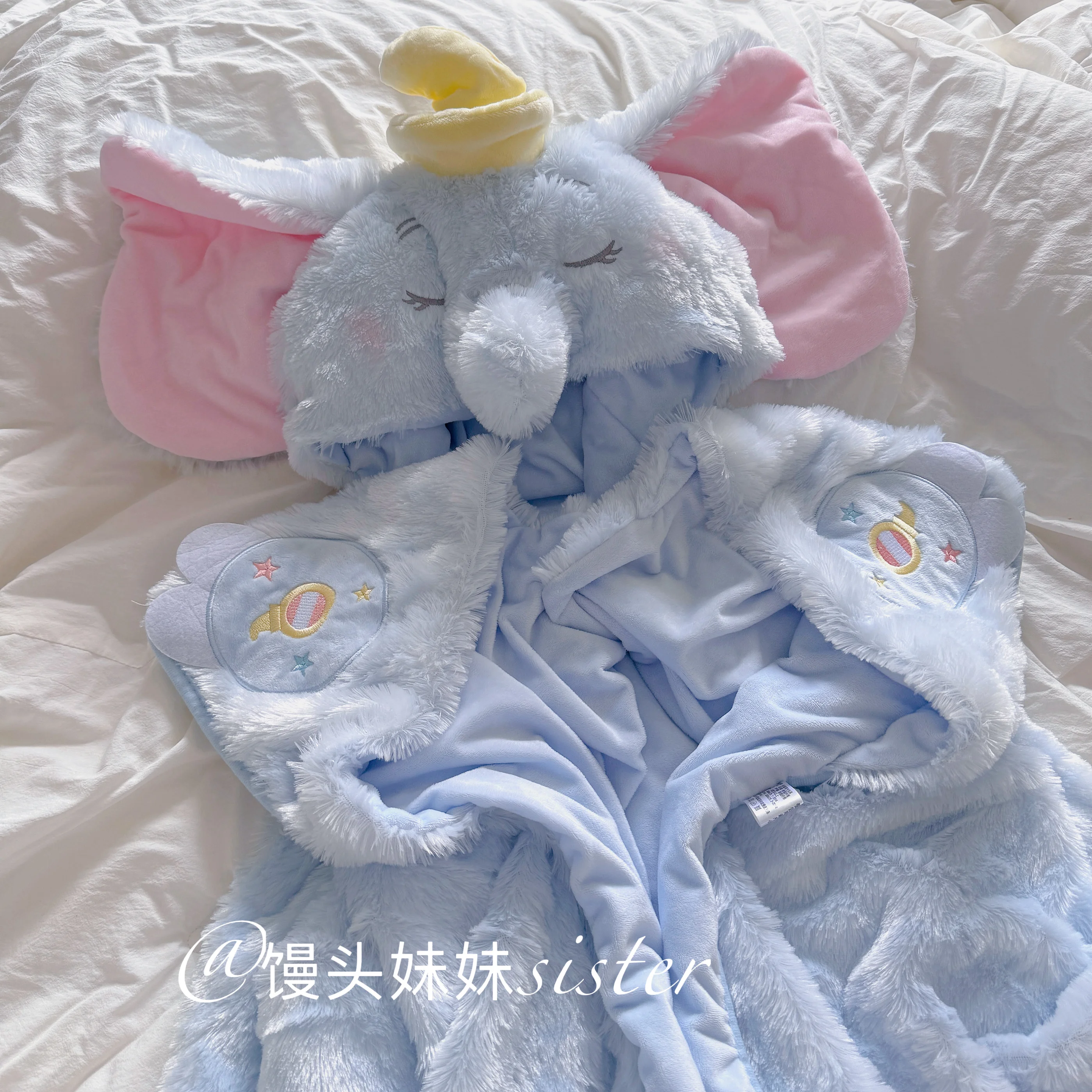 Dumbo U-förmiger Kissen-Schal, Kawaii-Anime-Peripherie, süßer warmer Kapuzenumhang, geeignet für Zuhause, Büro, Reisen, Anime-Fans, Cartoon-Geschenk – Detail 12