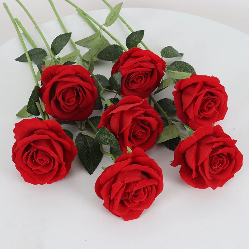 Grenades Artificielles Rouges Avec Fissure Et Grains Photo Stock - Image Du Décoration, Fruits