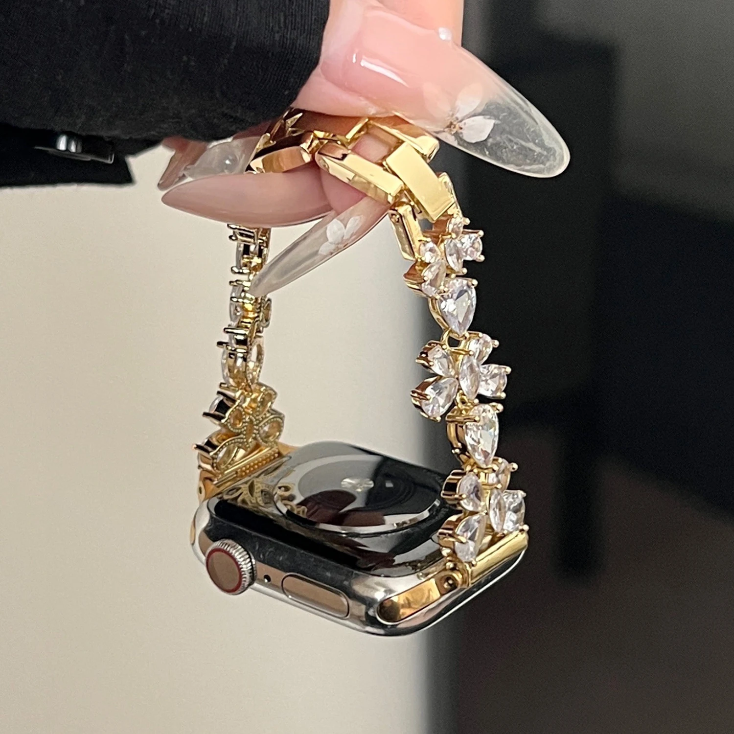 Luxuriöses Schmetterlings-Zirkonarmband für Apple Watch S10 46 mm 42 mm 45 mm 987 44 mm 41 mm, modisches Damen-Kupfer-Kettenarmband für IWatch 41