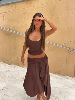 طقم سهرة أنيق بقميص كامي مكشوف الظهر وتنورة غير متماثلة — صورة 5