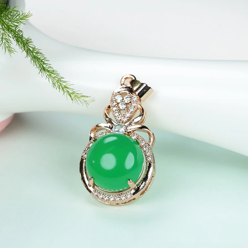 

Natural Green Chalcedony Hand-carved Water Drop Pendant Fashion Jewelry Men and Women Green Agate 925 Silver Inlaid Necklace