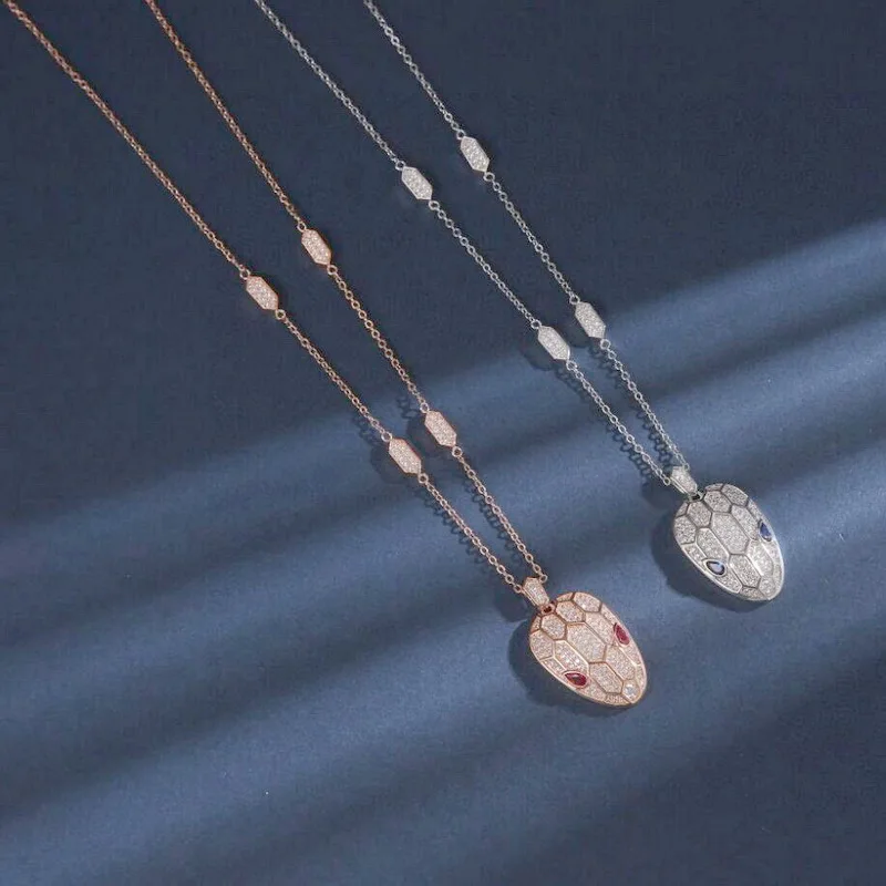 

Дизайнерская коллекция, Стильное ожерелье, подвеска в виде змеи с красными глазами и головой змеи, цепочка с золотым покрытием и змеиным плетением