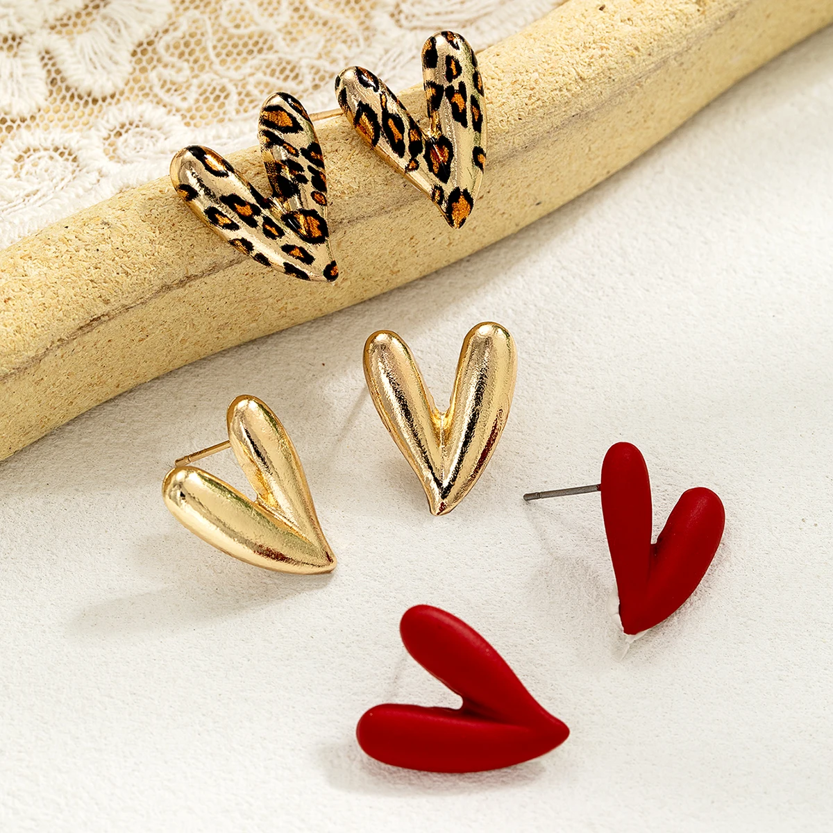 3 pairs leopard print heart-shaped women's earrings set red spray painted