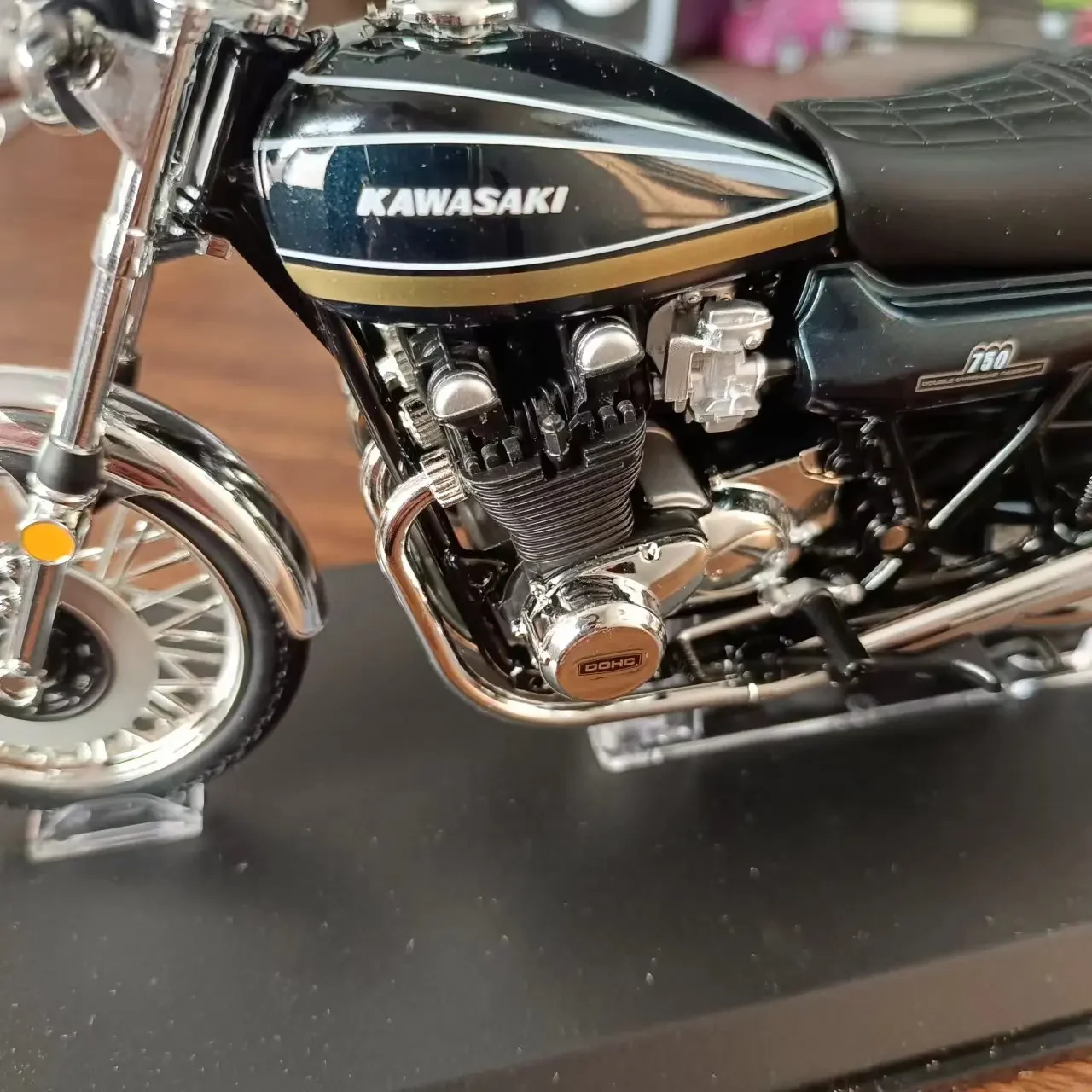Kawasaki 750RS (Z2) 1/6 ダイキャストモデル 1/6スケール ミュージアムモデル Kawasaki 750 RS Z2 1973年式