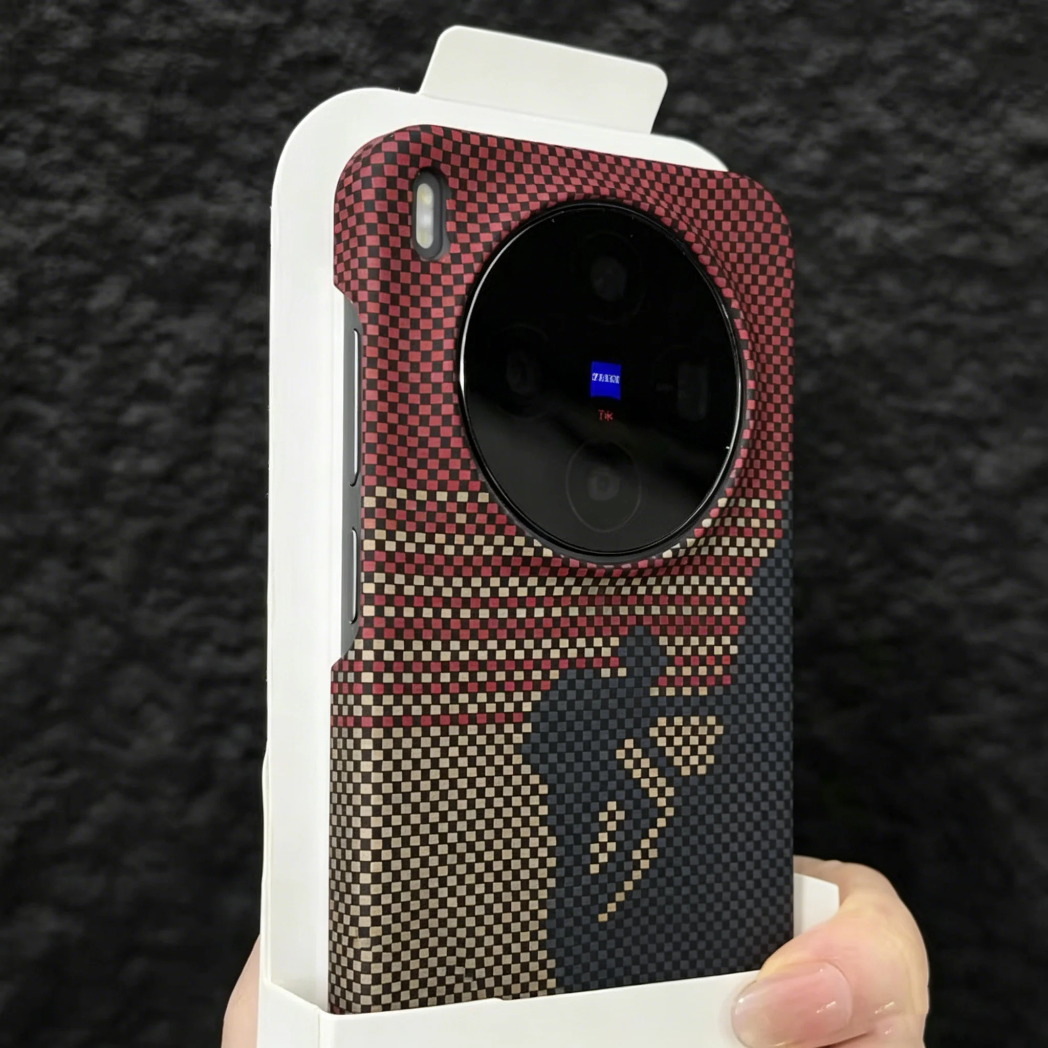Frameless Carbon Fiber Kevlar Magnetic Case with Wireless Charging - Ultra Slim and Durable
