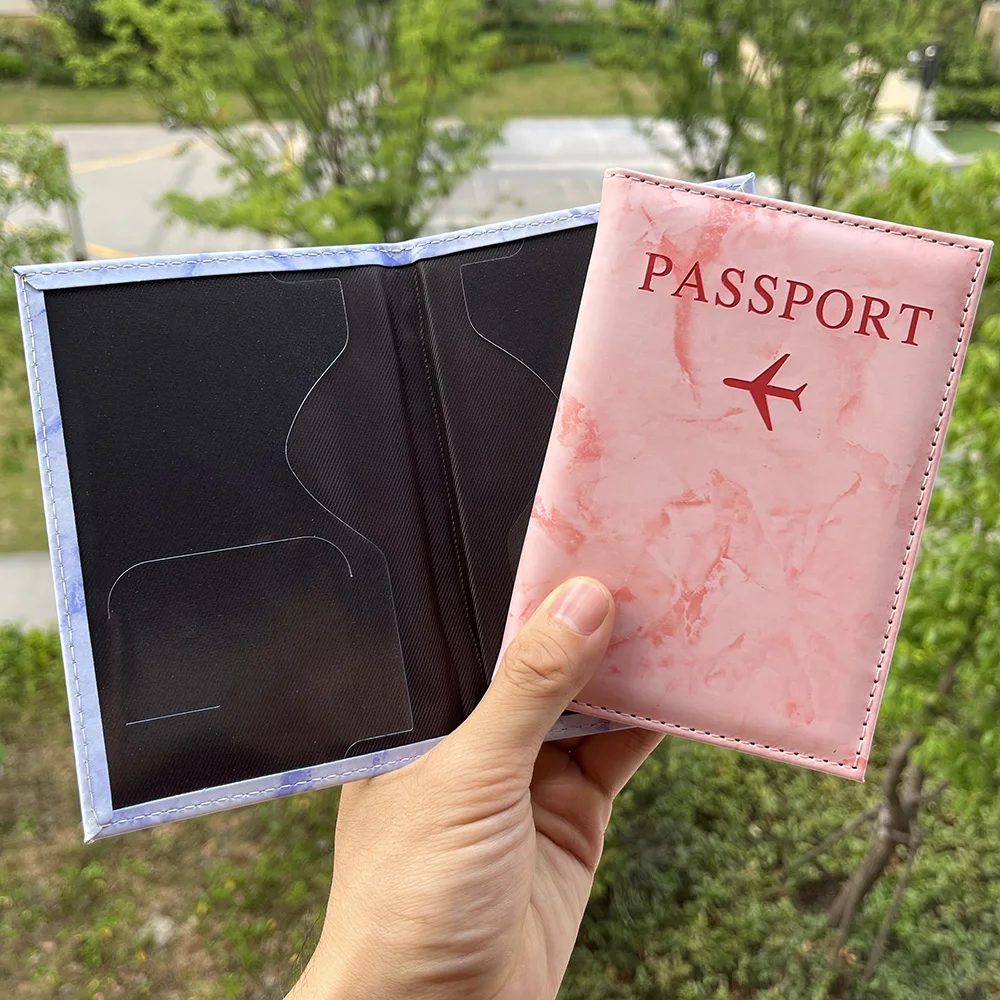 Personalizza la copertina del passaporto personalizzata con i nomi della custodia da viaggio per i passaporti