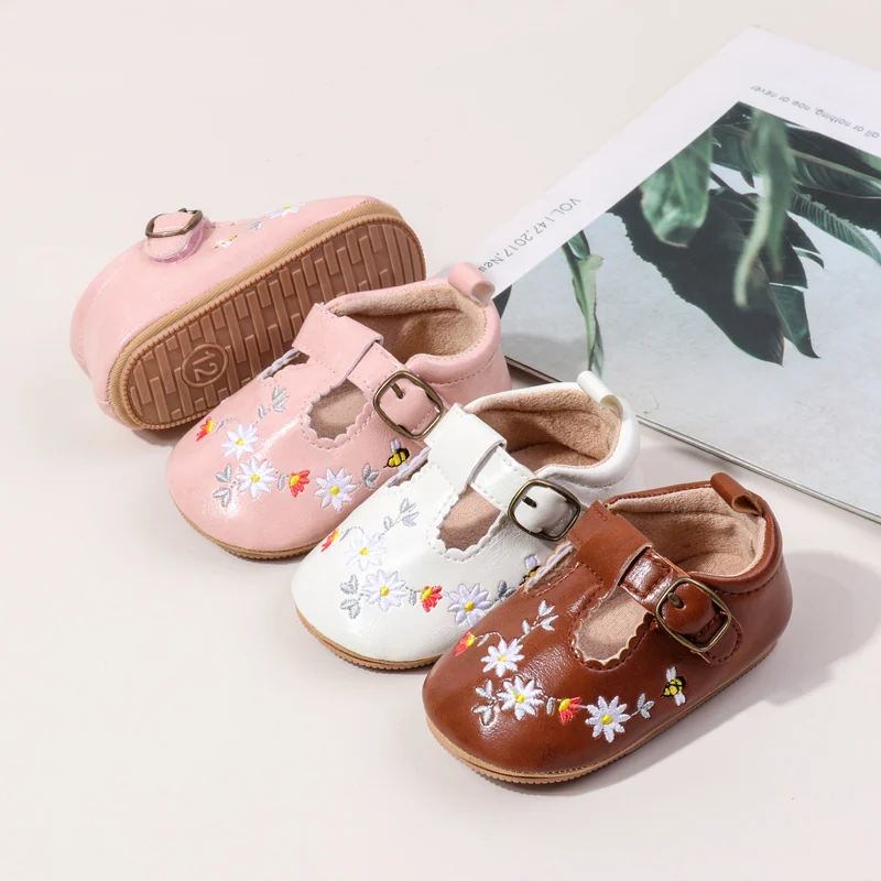 Spring and Autumn Cute Baby Girl Embroidered Princess Leather Shoes High Qualiry Anti Slip Prewalker Shoes First Walkers BMB4145 3