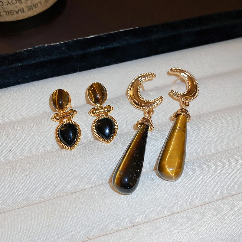 

Metal Love Retro Style Earrings